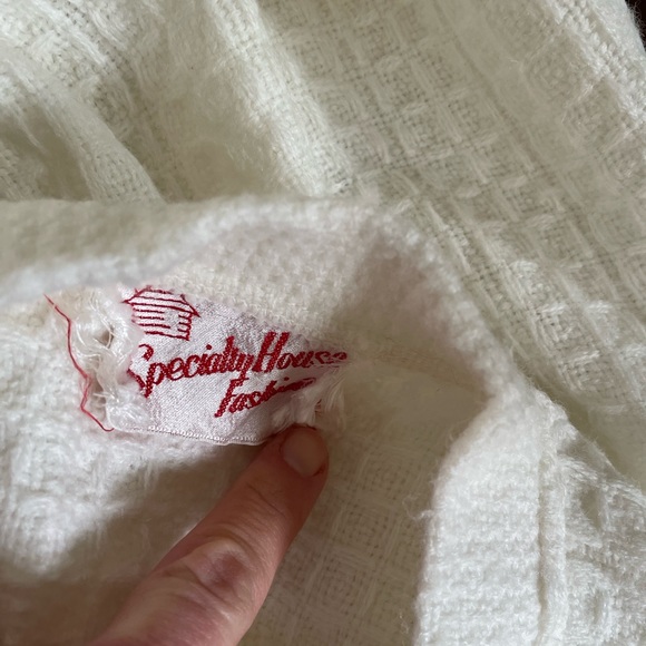 Vintage Ivory Sweater Cape - Picture 2 of 6